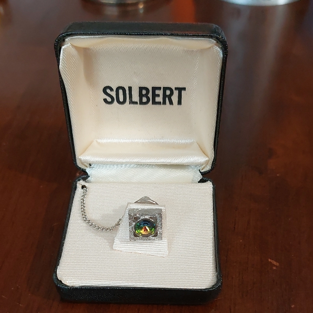 Vintage SOLBERT Green Rainbow Rivoli Crystal Silver Tone Tie Tack Pin